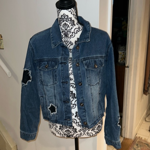 Adorable lightweight Jean jacket - Picture 1 of 8